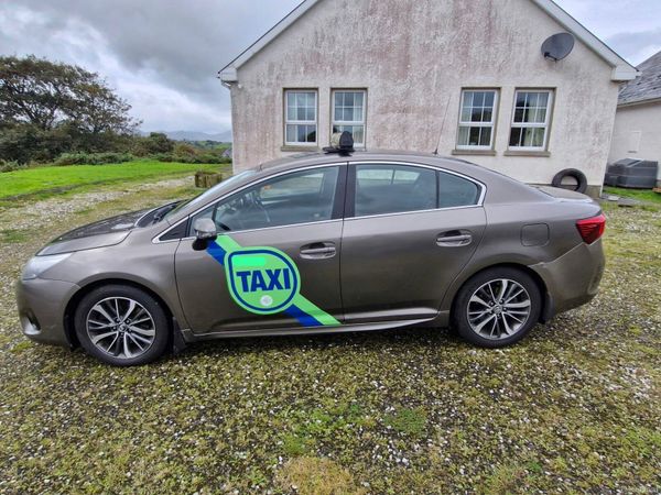 Toyota Avensis Saloon, Diesel, 2017, Grey