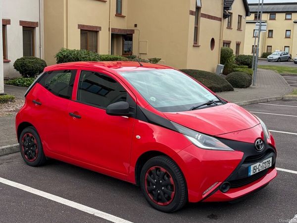 Toyota Aygo Hatchback, Petrol, 2015, Red