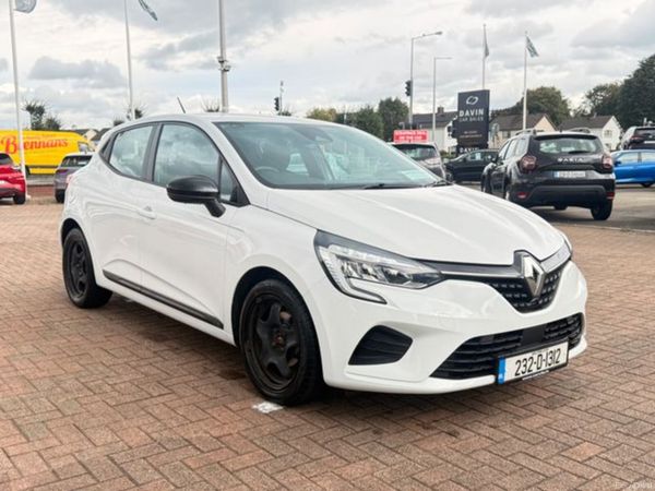 Renault Clio Hatchback, Petrol, 2023, White