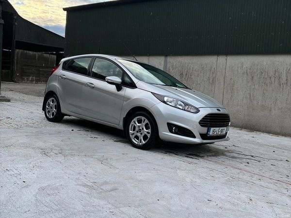 Ford Fiesta Hatchback, Petrol, 2015, Silver