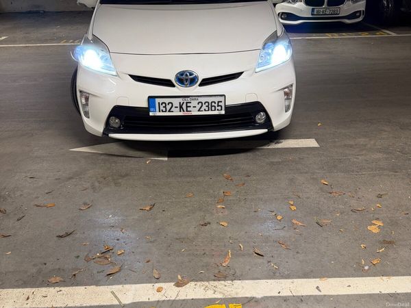 Toyota Prius Hatchback, Petrol Hybrid, 2013, White