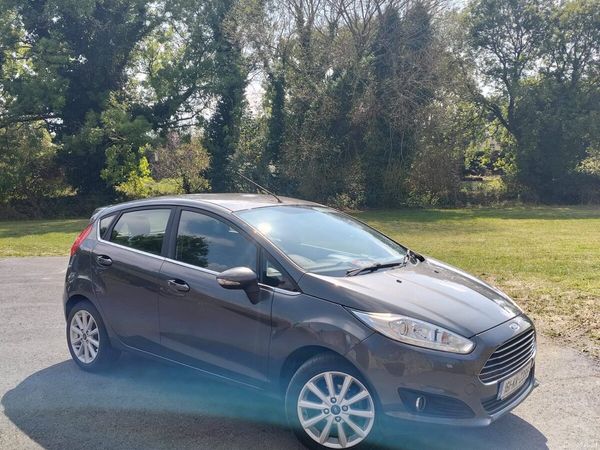 Ford Fiesta Hatchback, Petrol, 2016, Grey