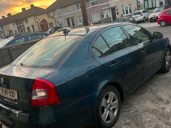Skoda Octavia Saloon, Diesel, 2013, Blue