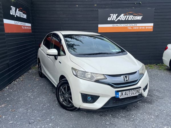 Honda Fit Hatchback, Petrol Hybrid, 2013, White