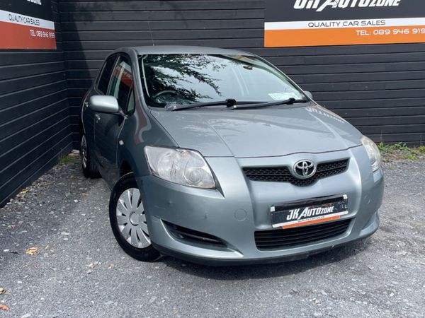 Toyota Auris Hatchback, Diesel, 2010, Grey