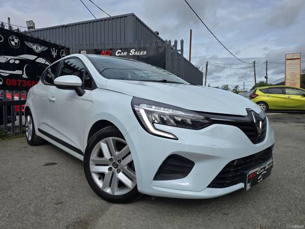 Renault Clio Hatchback, Petrol, 2022, White