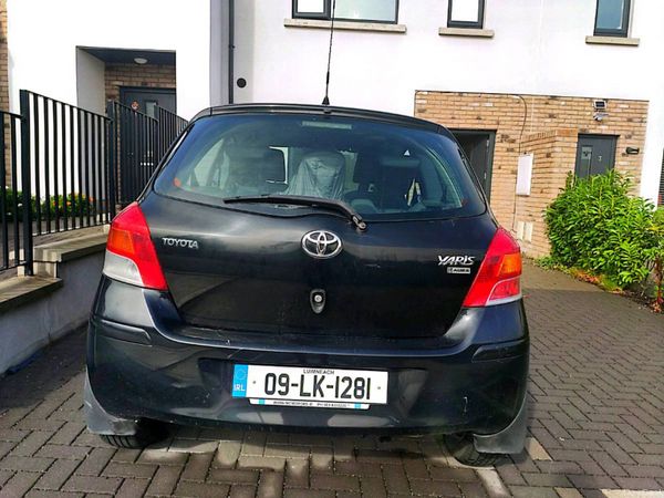 Toyota Yaris Hatchback, Petrol, 2009, Black
