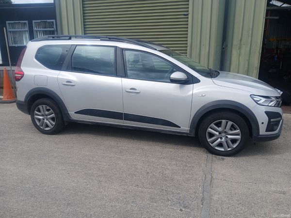 Dacia Jogger MPV, Petrol, 2023, Grey