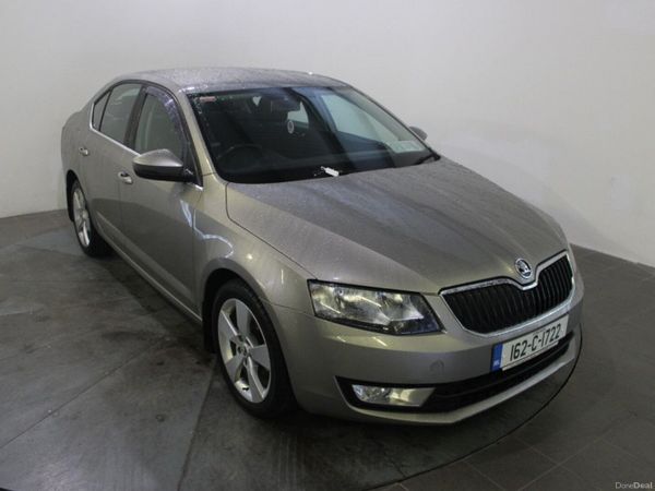 Skoda Octavia Saloon, Diesel, 2016, Beige