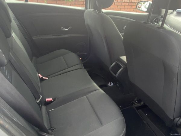Renault Megane Estate, Diesel, 2011, Silver