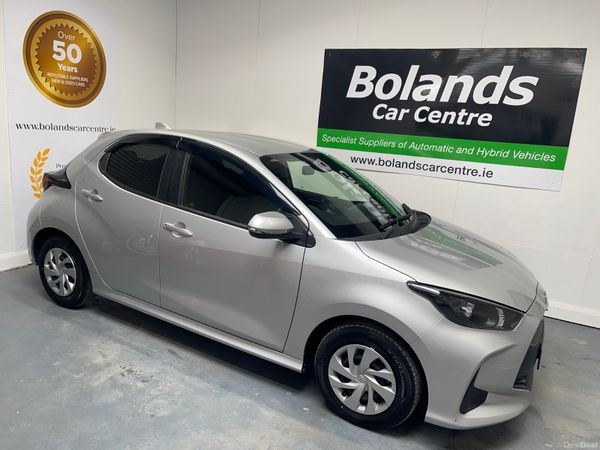 Toyota Yaris Hatchback, Petrol Hybrid, 2020, Silver