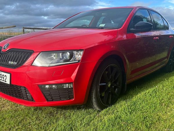 Skoda Octavia Saloon, Diesel, 2017, Red