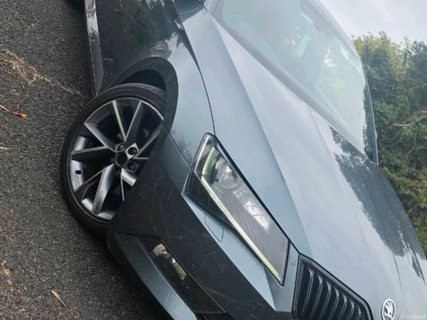 Skoda Superb Hatchback, Diesel, 2017, Grey