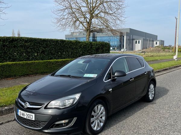 Vauxhall Astra Hatchback, Diesel, 2013, Black