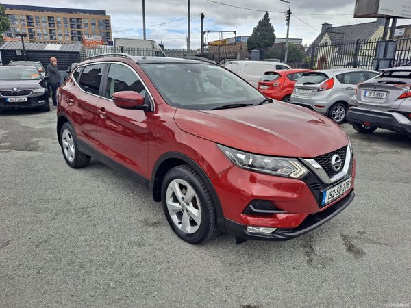 Nissan Qashqai MPV, Petrol, 2019, Red