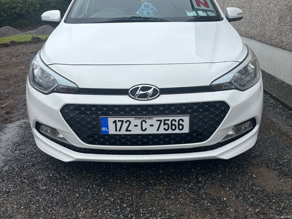 Hyundai i20 Hatchback, Diesel, 2017, White