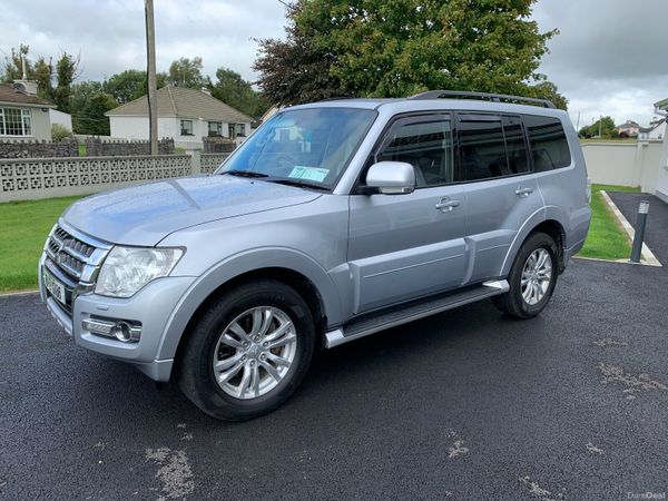 Mitsubishi Pajero SUV, Diesel, 2016, Silver