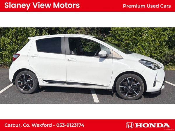 Toyota Yaris Hatchback, Petrol, 2017, White