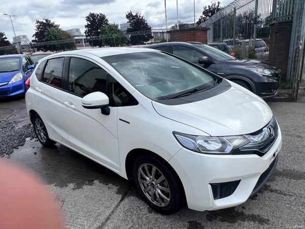 Honda Fit Hatchback, Petrol, 2013, White