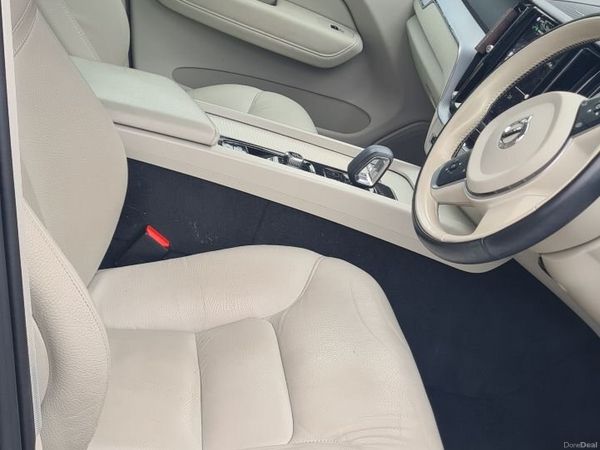 Volvo XC60 SUV, Petrol Plug-in Hybrid, 2022, Grey
