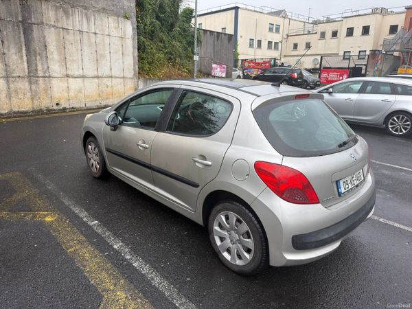 Peugeot 207 Hatchback, Petrol, 2009, Silver