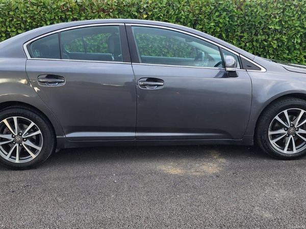 Toyota Avensis Saloon, Diesel, 2014, Grey