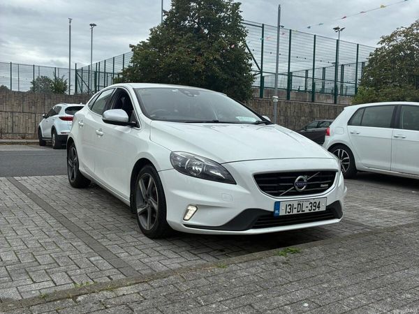 Volvo V40 Hatchback, Diesel, 2013, White