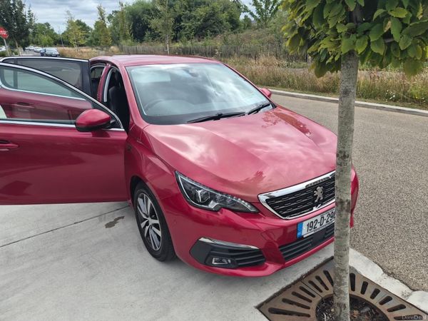 Peugeot 308 Hatchback, Diesel, 2019, Red