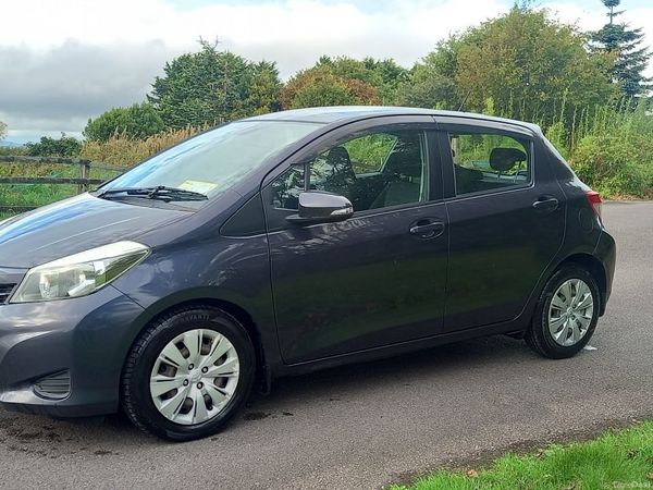 Toyota Yaris Hatchback, Diesel, 2014, Blue