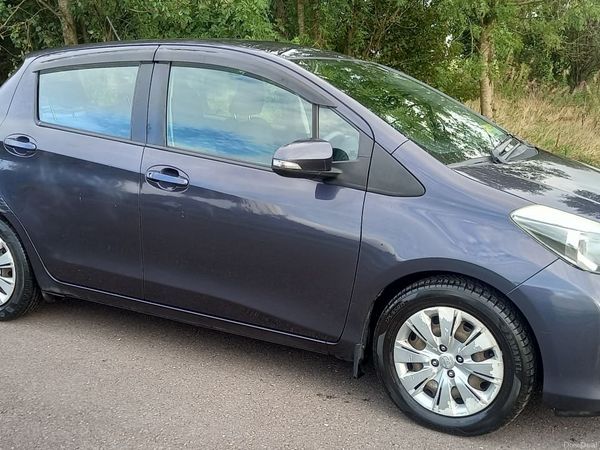 Toyota Yaris Hatchback, Diesel, 2014, Blue