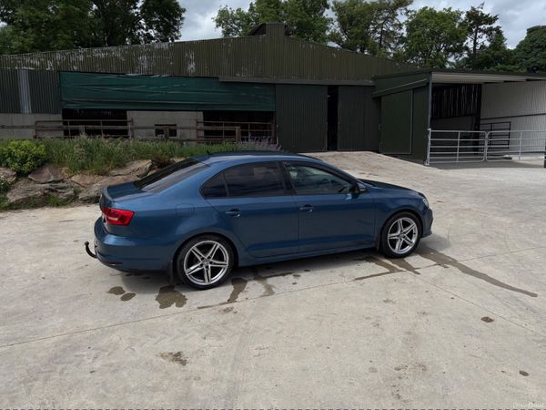 Volkswagen Jetta Saloon, Diesel, 2015, Green