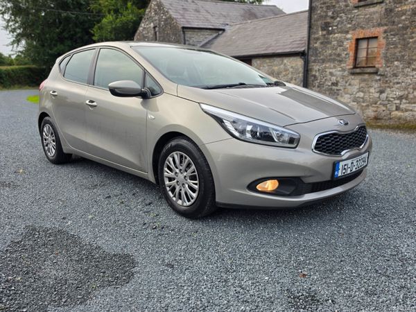 Kia Ceed Hatchback, Petrol, 2015, Silver