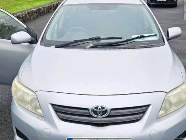 Toyota Corolla Saloon, Petrol, 2009, Silver