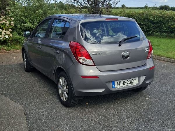 Hyundai i20 Hatchback, Petrol, 2014, Grey