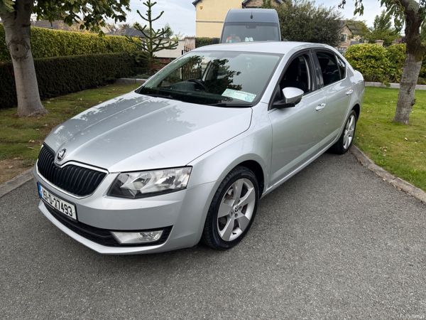 Skoda Octavia Saloon, Diesel, 2015, Silver