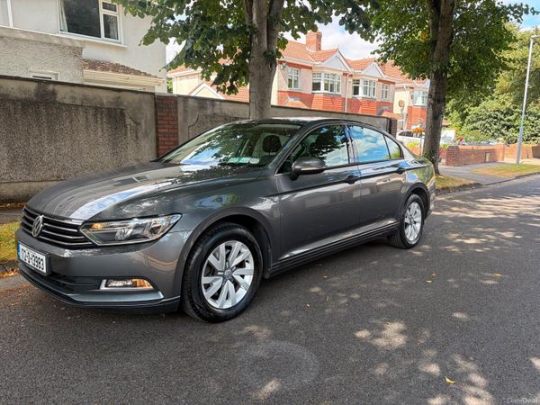Volkswagen Passat Saloon, Petrol, 2017, Grey
