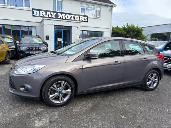 Ford Focus Hatchback, Petrol, 2014, Brown