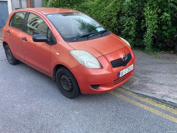 Toyota Yaris Hatchback, Petrol, 2006, Red