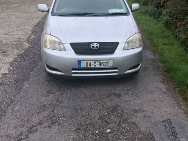 Toyota Corolla Hatchback, Petrol, 2004, Silver