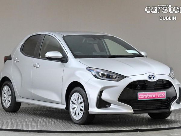 Toyota Yaris Hatchback, Petrol Hybrid, 2022, Silver