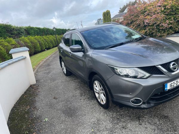 Nissan Qashqai Hatchback, Diesel, 2016, Grey