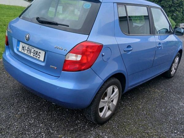 Skoda Fabia Hatchback, Petrol, 2014, Blue