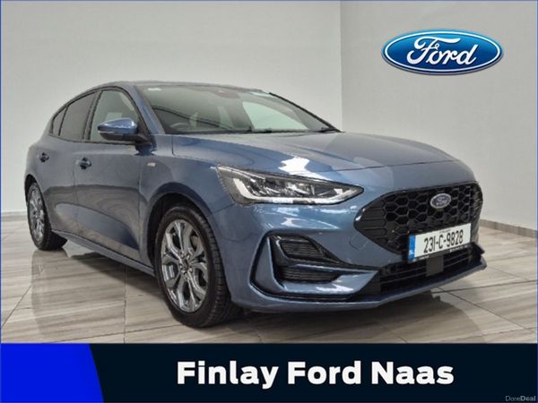 Ford Focus Hatchback, Petrol, 2023, Blue
