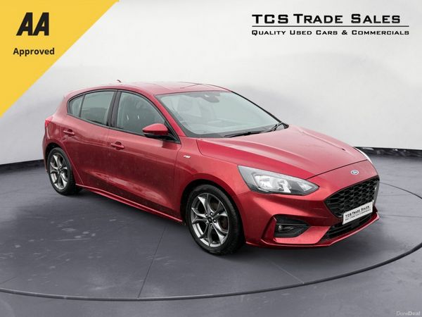 Ford Focus Hatchback, Diesel, 2018, Red