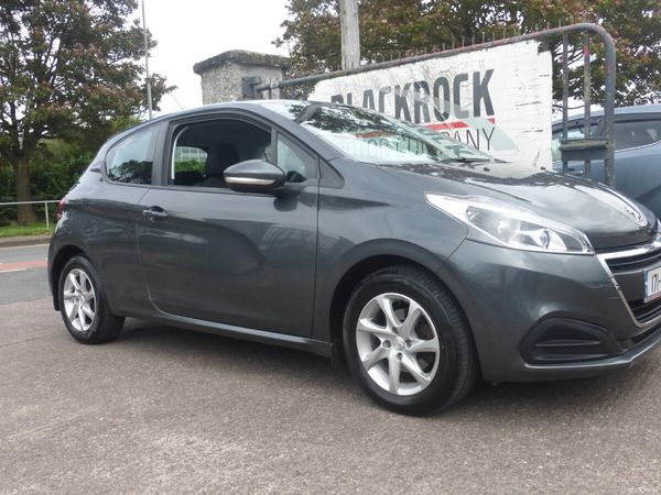 Peugeot 208 Hatchback, Petrol, 2017, Grey