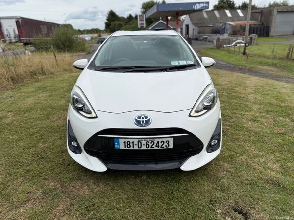 Toyota Aqua Hatchback, Petrol Hybrid, 2018, White