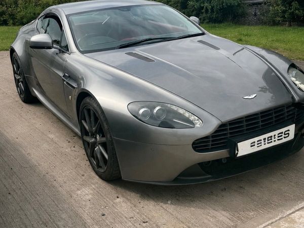 Aston Martin Vantage Coupe, Petrol, 2013, Silver
