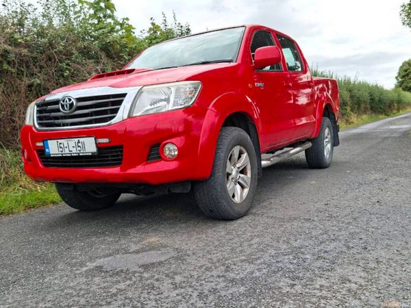 Toyota Hilux Crew Cab, Diesel, 2015, Red