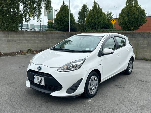 Toyota Aqua Hatchback, Petrol Hybrid, 2018, White