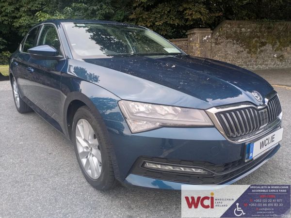 Skoda Superb Saloon, Diesel, 2023, Blue